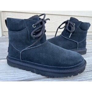 UGG Neumel Hiker Women’s 6 Chukka Ankle Boots Black Suede Shearling 1112482